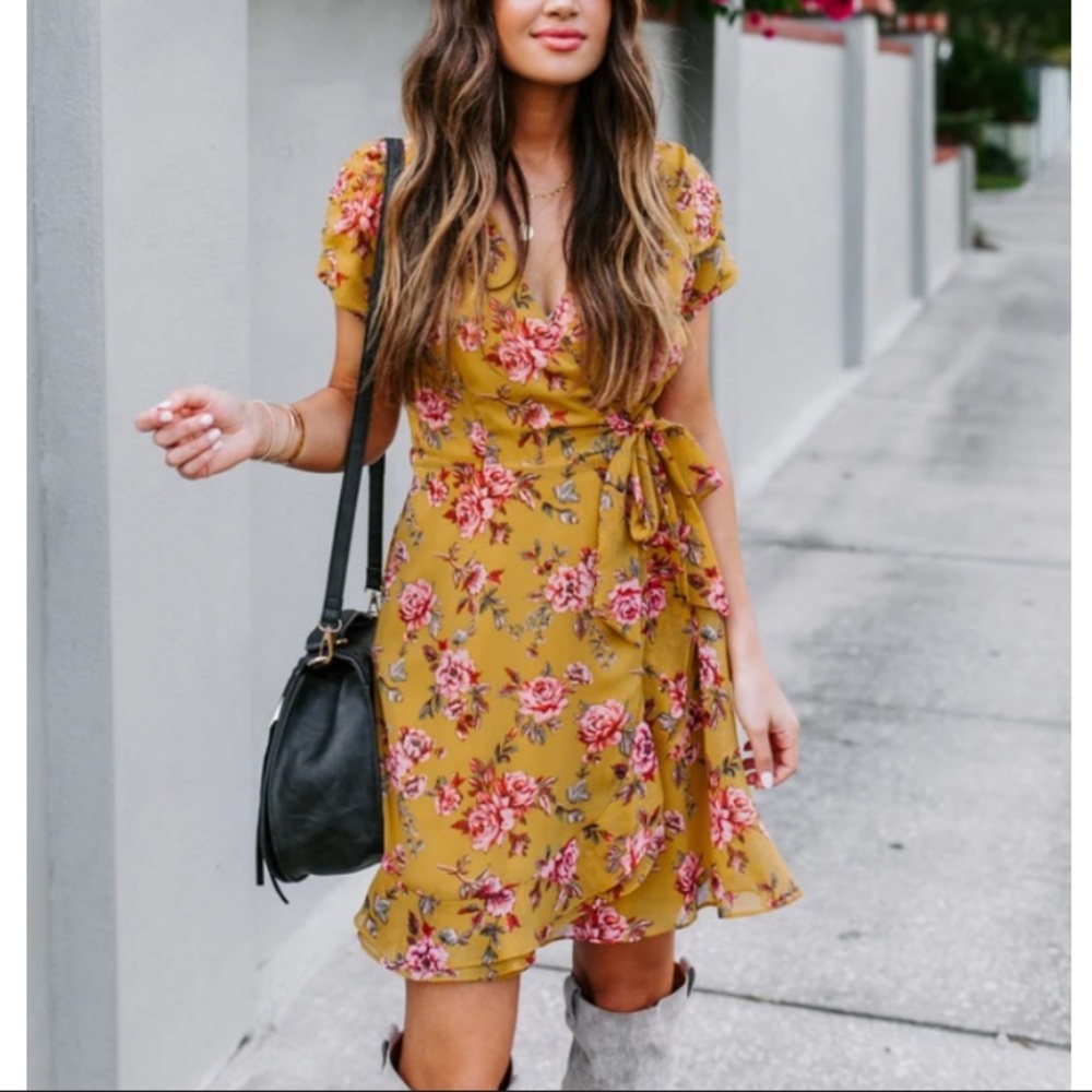 NWOT VICI Femininity Floral Wrap Dress